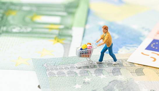 Stagnant wages and Brexit see consumer confidence dip before 2019